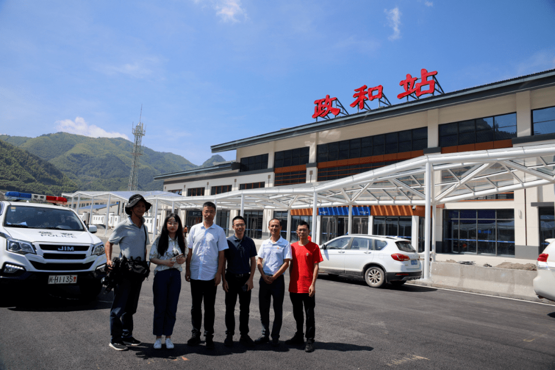 跟着衢宁铁路跑②丨福建政和:哇,带有浓郁传统风貌的"坡屋顶"站房