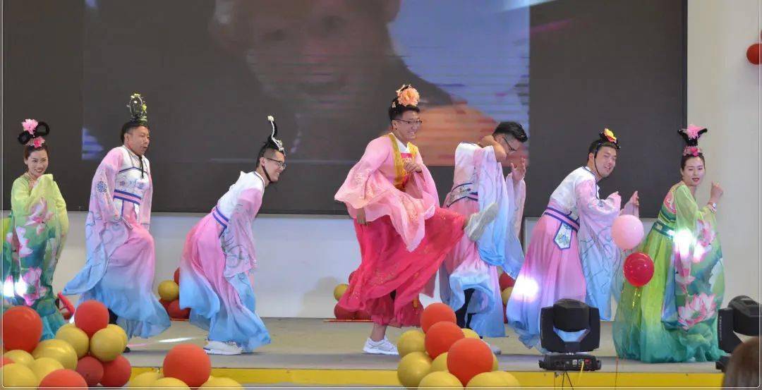 love 儿童会所)邢台爱凡杰学校爱凡杰中学pk成果中小学组冠军团队:爱