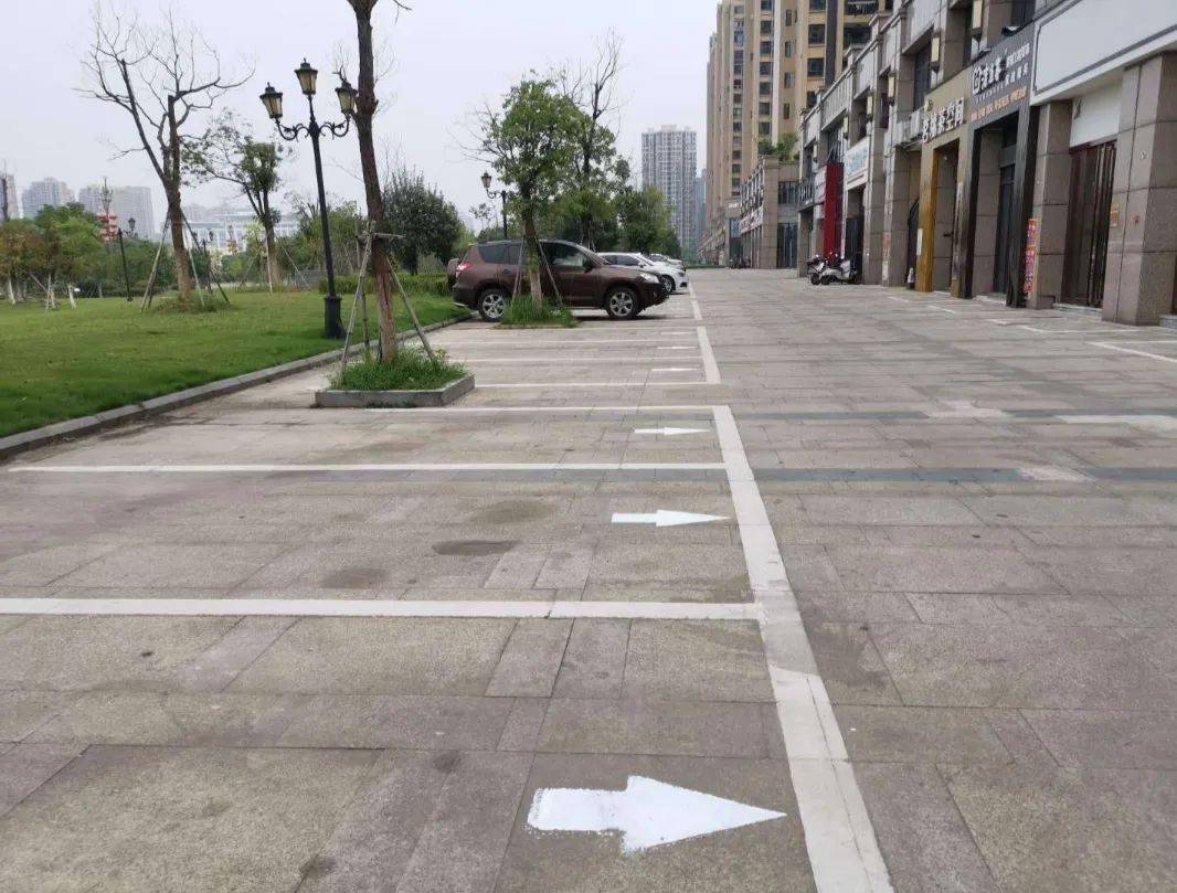 抚州停车位施划标准来了必须要按箭头方向停车