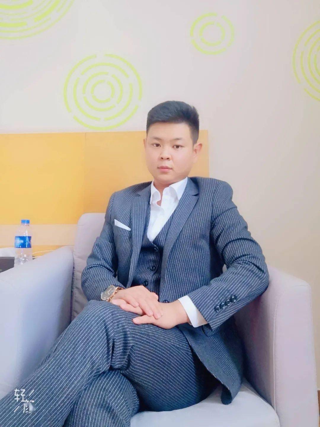 镇平百事通【封面人物】第017期"做一个努力有主见的人"—李少栋!