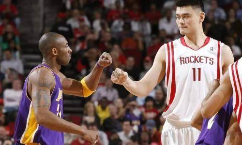 除了球技好之外姚明的人品也是在nba中出了名的好,無論是訪談類節目