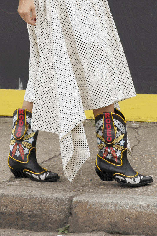 极尽温柔是针织衫也是呢子套装最近,美国第一夫人梅拉尼娅因大张旗鼓