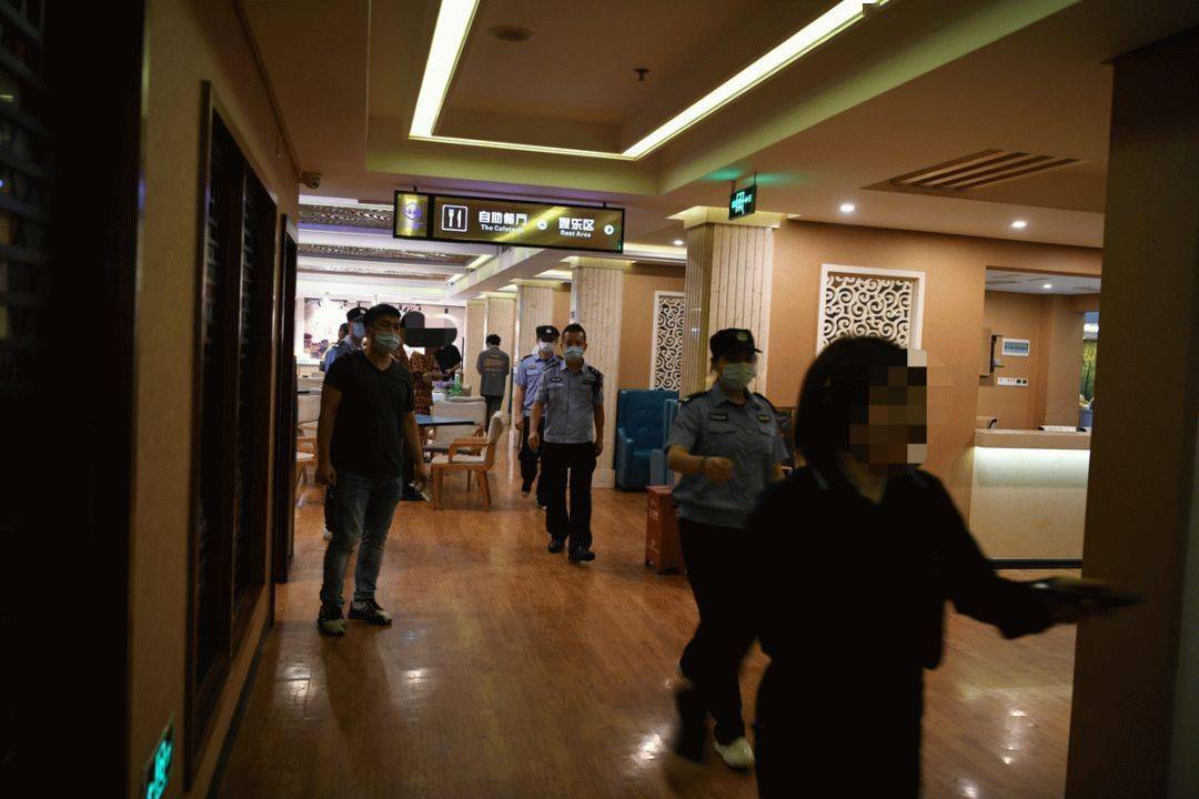 阳江大保健会所扫黄,抓了百几人!