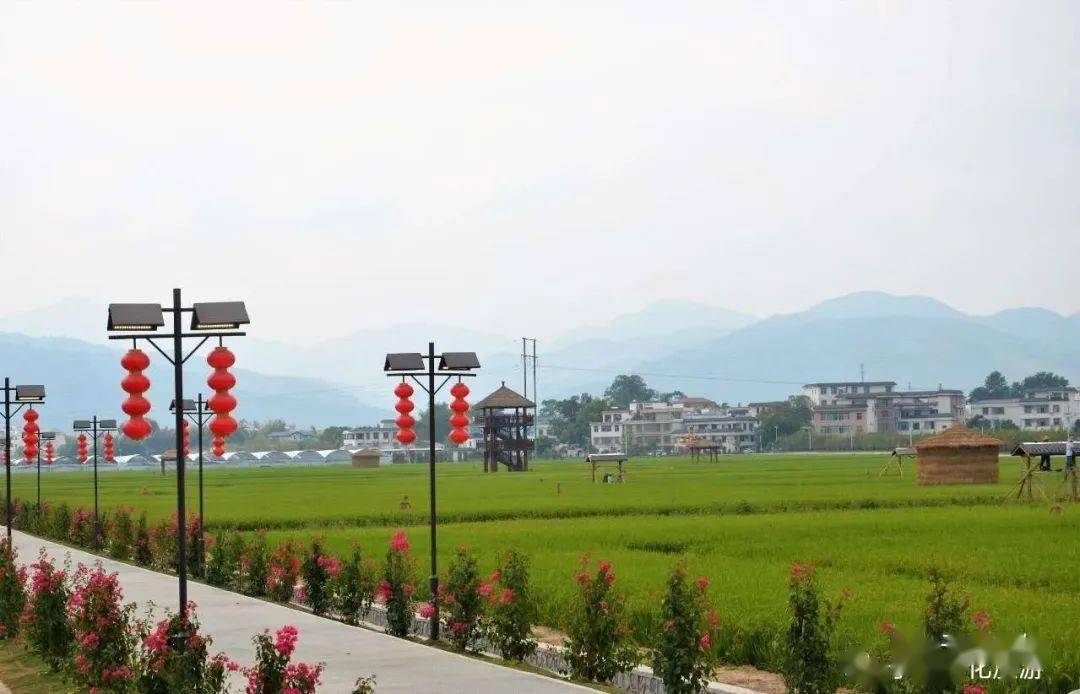 古代这里曾是一片水域,潭头南边叫下潭,再往南现在的红丰村有个地方叫