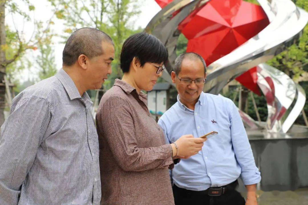 金华美女学霸成陆军首批女飞行学员