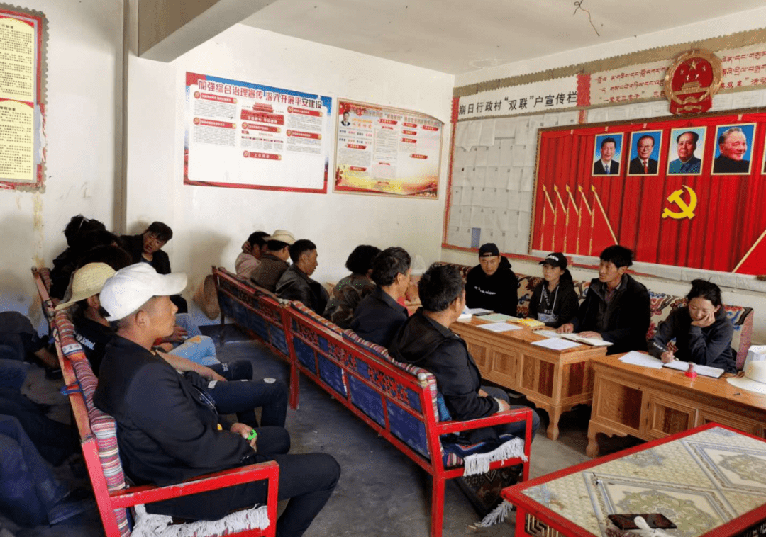 类乌齐县伊日乡各村居开展庆祝昌都解放70周年宣讲活动
