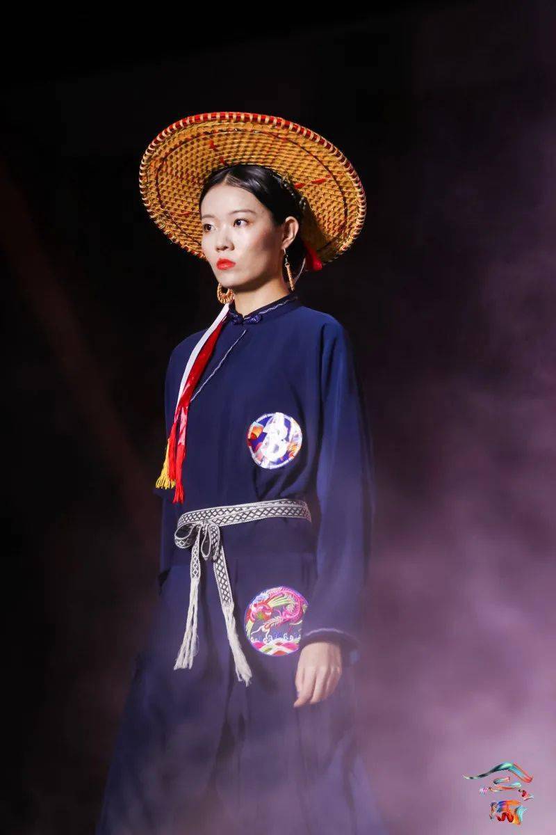 景宁这场最炫畲族风掀起的时尚狂欢,发现传统与现代碰撞之美_服饰
