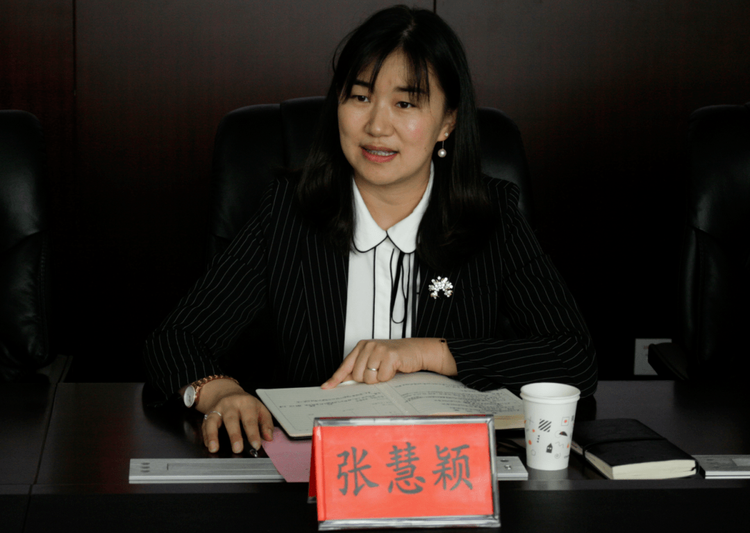 学校校长王明琼教授热情接待了来访客人并座谈交流,学校教务处处长