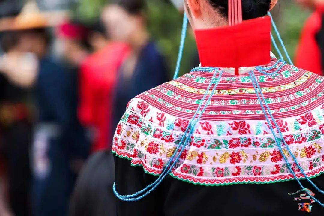 此次展演的主题为"云中幻城,凤凰霓裳".