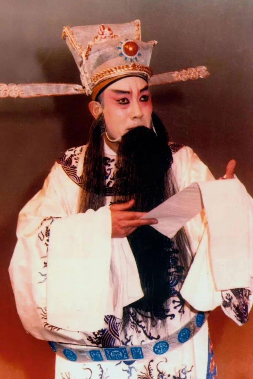 秦腔表演艺术家终身成就奖获得者,陕西省戏曲研究院一级演员雷开元