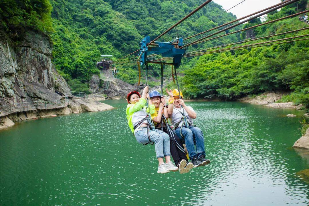 飞檐走壁,抽板过河,飞夺泸定桥,滑索过涧,水上飞,携手并进,高空溜索