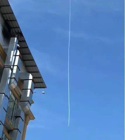 【留言奖话费】刚刚信宜市区发出一声来源不明的巨响 网友:整栋楼都