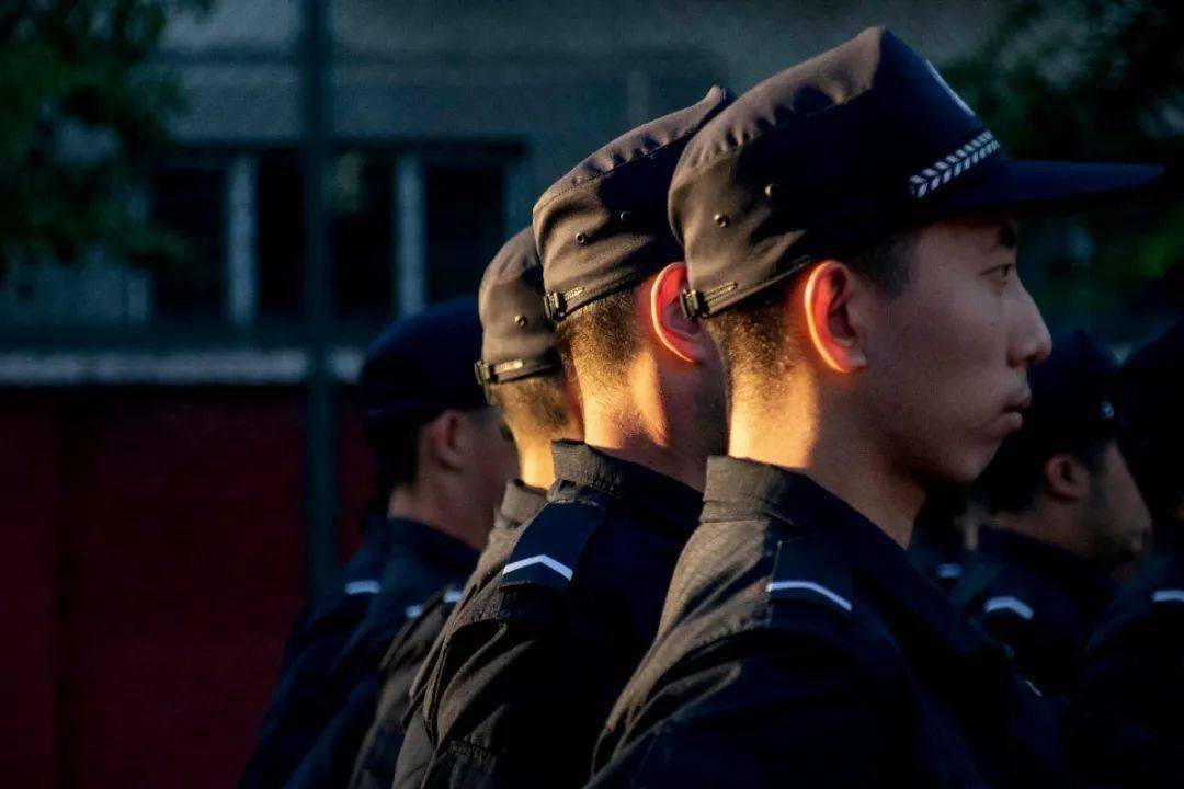 警校军训,有被帅到!