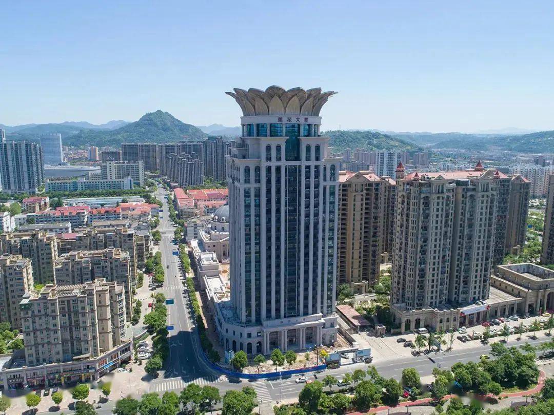 万丰莲花大厦我县荣获2020年度浙江省建设工程钱江杯(优质工程)的项目