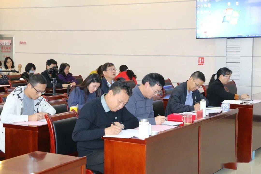 评委认真打分经过激烈角逐,科信处邵将,办公室王兴源,计财处胡砚雯脱