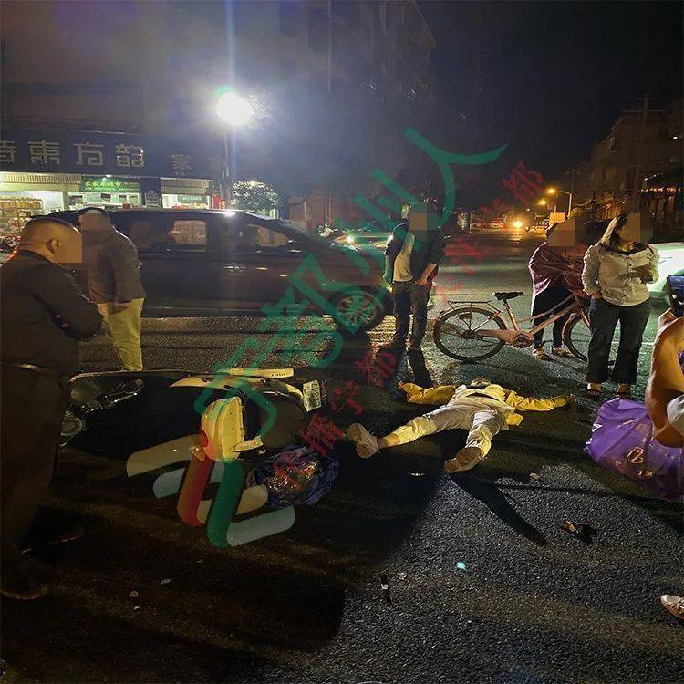 宁都博生西路昨晚发生一起车祸,一女子倒地昏迷.