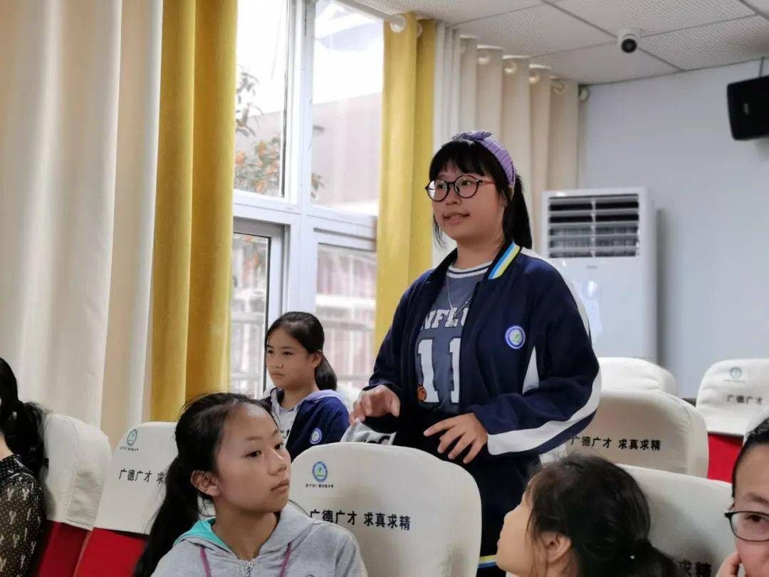 遂宁市青少年作家协会走进广德中学开展文学公益讲座