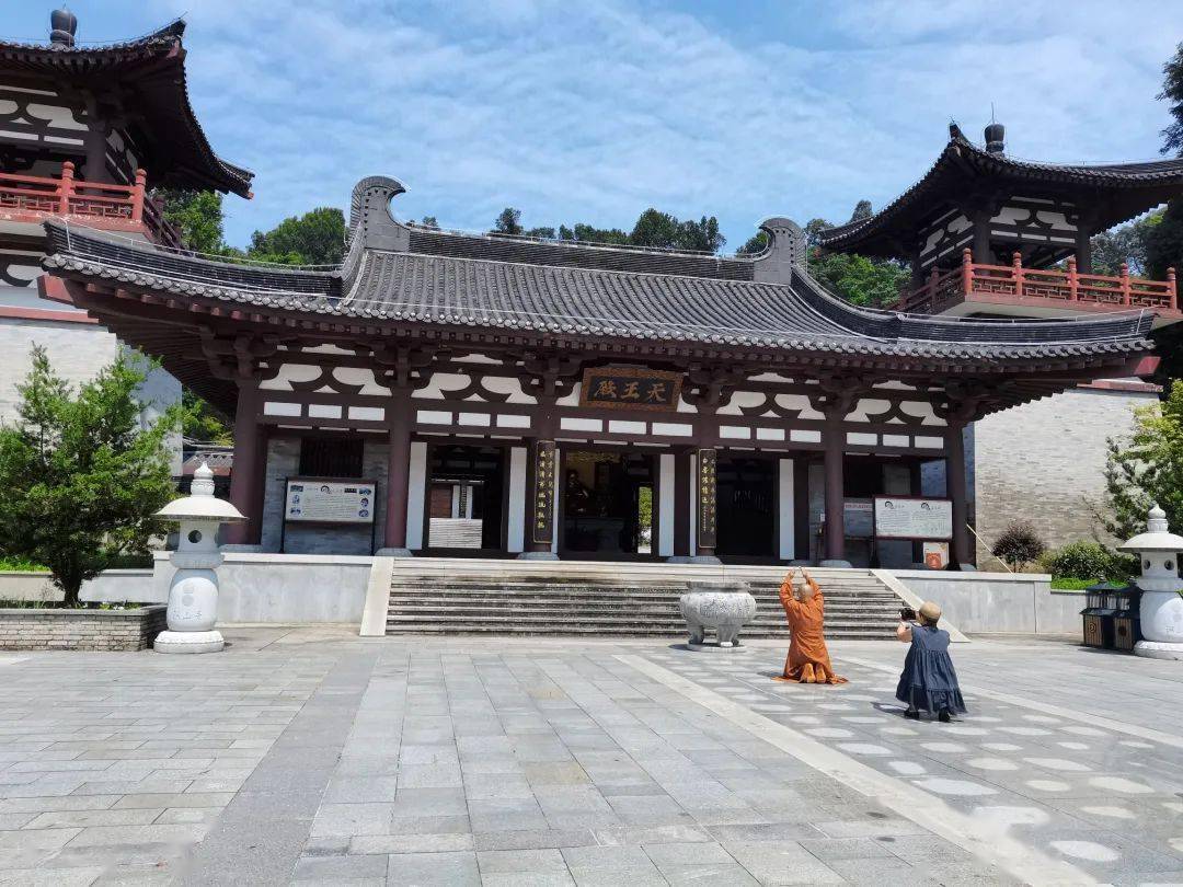 百丈第四天(9月8日)骑行洞山禅寺按昨天探寻的路线,从百丈下到甘坊