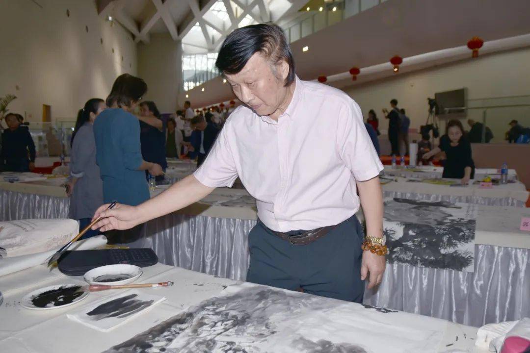 登高望月2020书画名家中秋国庆雅集电视晚会隆重举行