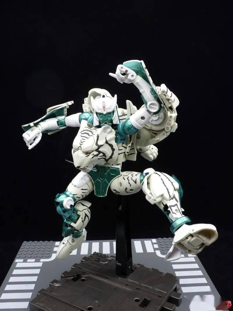 【转载】变形金刚大师系列 mp-50 bw 白虎勇士 实物