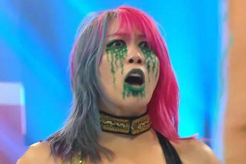 狂潮大赛(summerslam 2020)上同一天挑战wwe raw和smackdown女子冠军