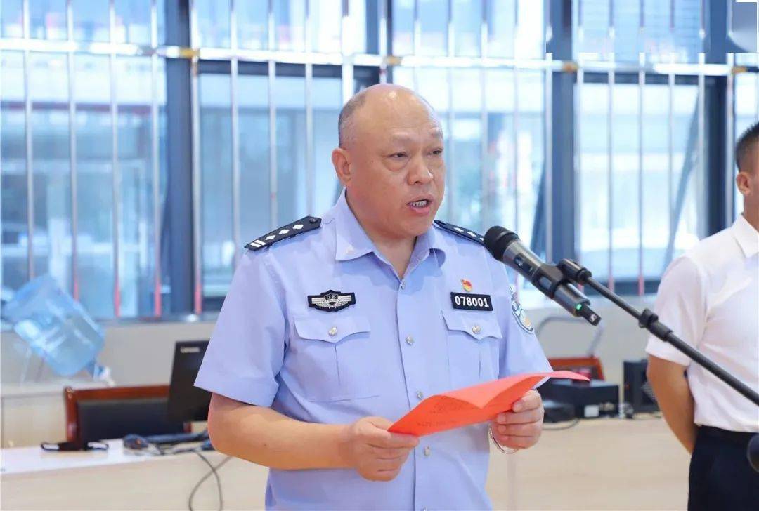 灌云县副县长,公安局局长张友俊等领导,我行党委班子全