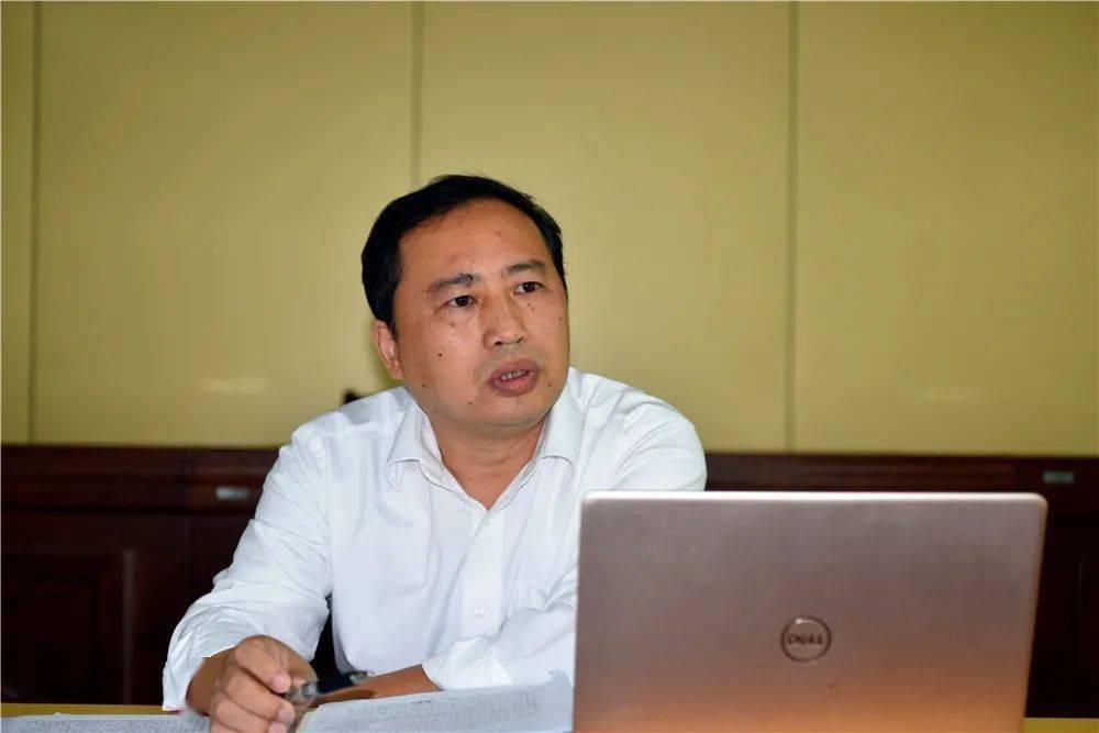 党委书记徐春山深入分析了业务科室抓党风廉政建设工作存在的主要问题