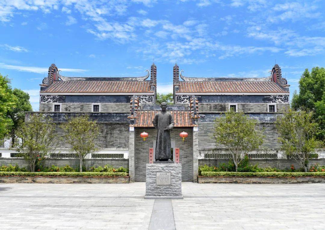 下西社区朱九江纪念公园九江镇正在秉持产业兴旺,生态宜居,乡风文明