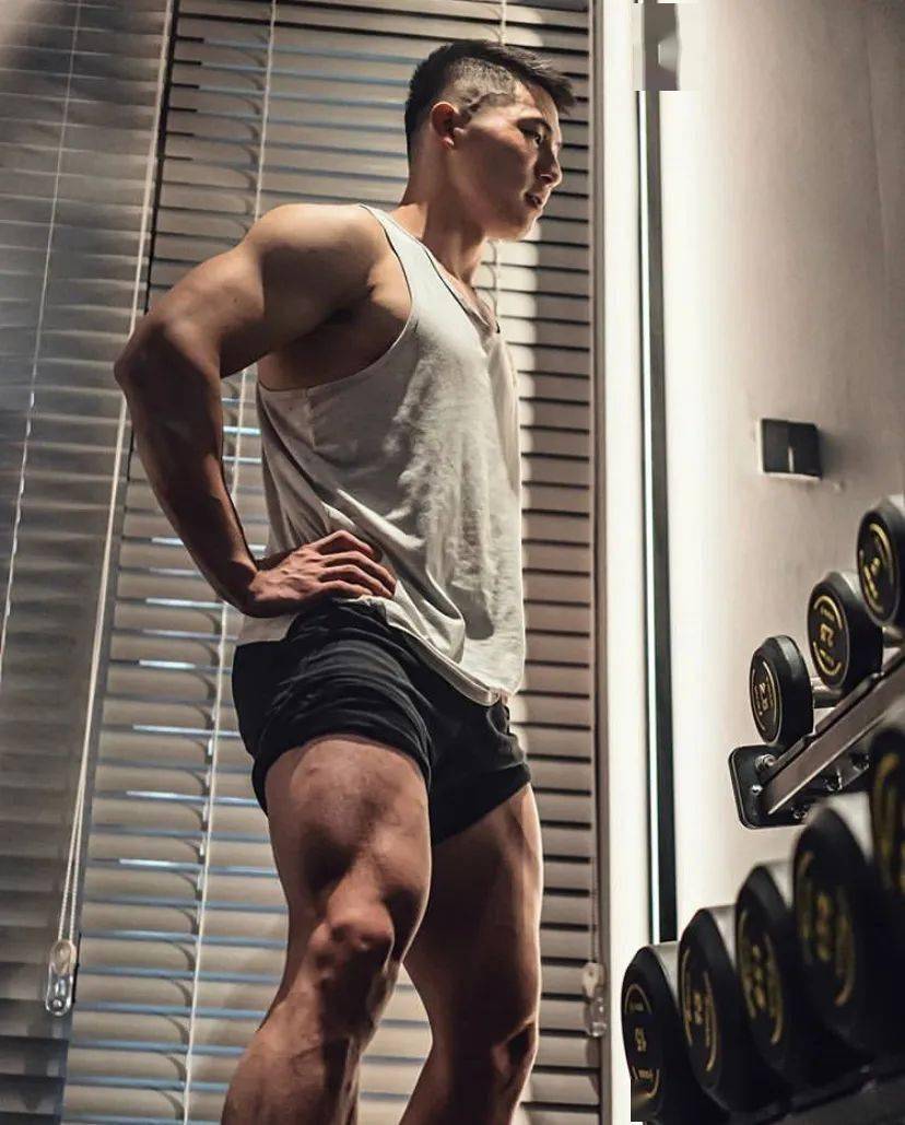 麒麟臂小鲜肉教练走红这身材太绝了