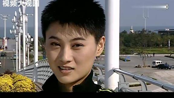 警中英雄:冷赫男被人跟踪,转身一看竟是他,还有这样拉票的