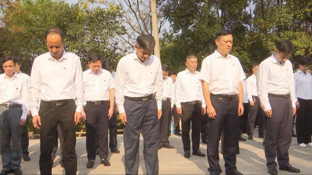 烈士纪念日 我市举行向革命烈士敬献花篮仪式_李先乔