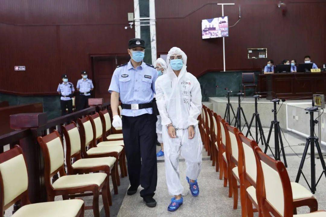 基本案情9月29日下午,广西来宾市武宣县人民法院对一起黑势力犯罪案件