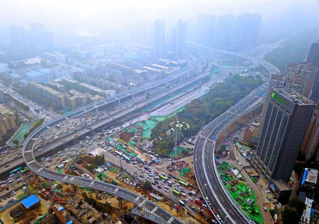 昆明路高架橋及西南二環立交順利通車●關注1在全市人民喜迎國慶,中秋