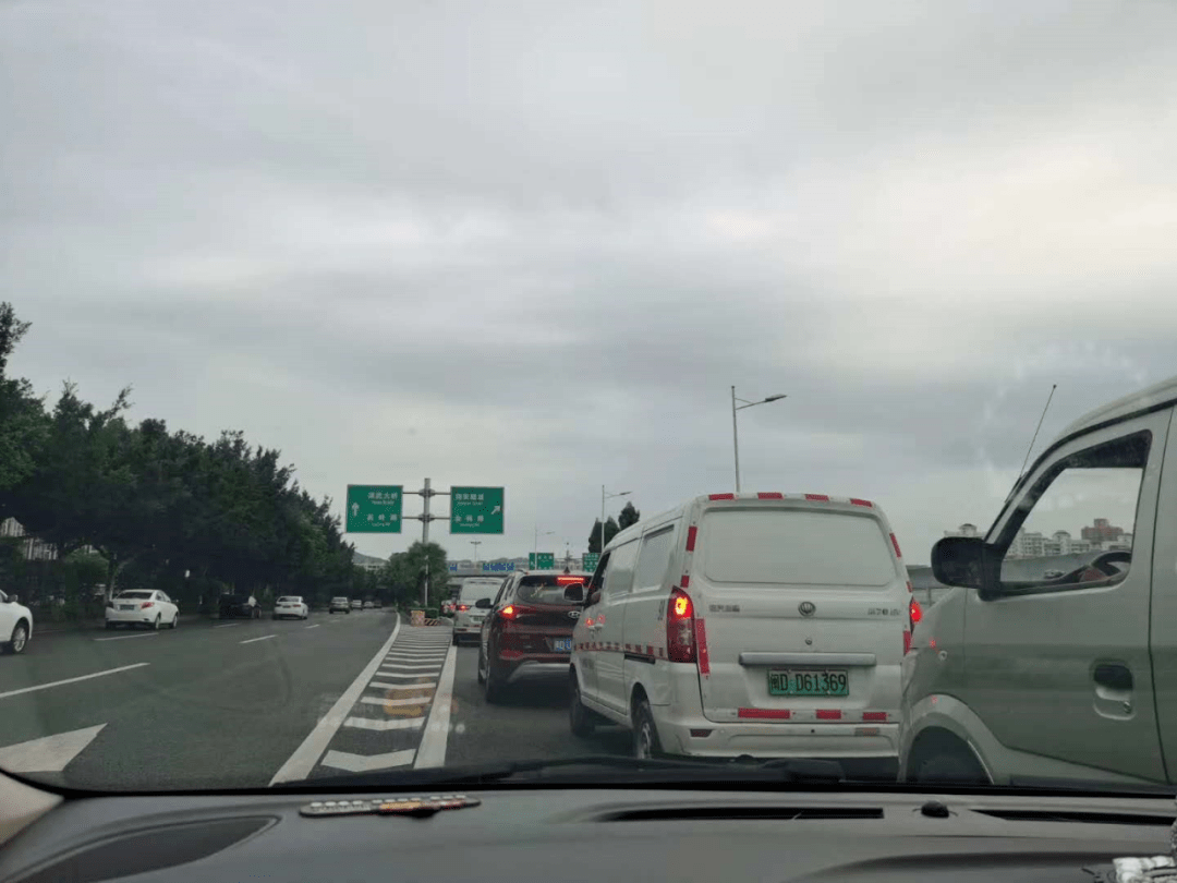 厦门进出岛大桥拥堵匝道封闭朋友圈一片哀嚎国庆出门必看