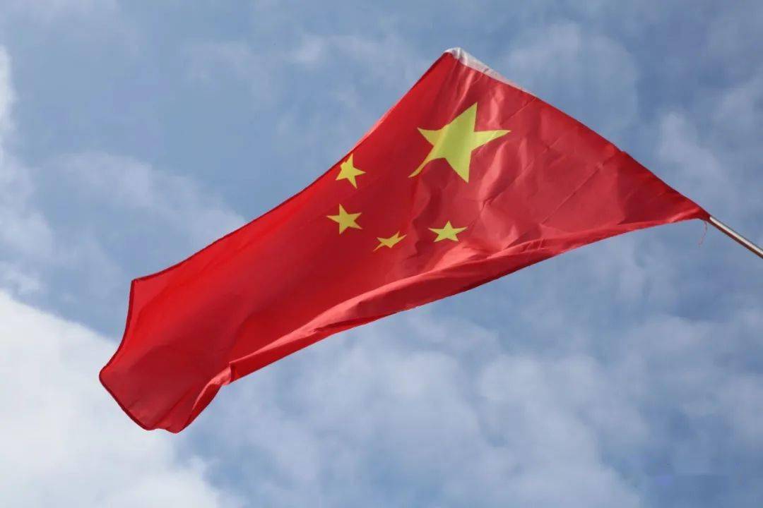 【草原儿女爱祖国 中华民族共团圆】迎国庆,挂红旗!最美中国红