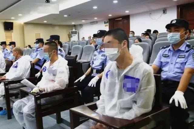 新洲法院公开审理恶势力犯罪一案