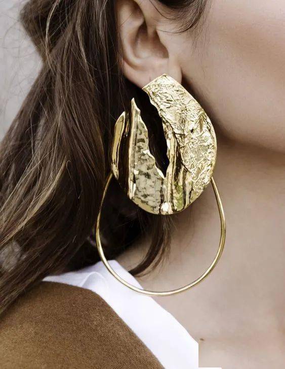 秀场配饰|很容易被人忽视的细节—耳环!很有可能是你设计的加分项