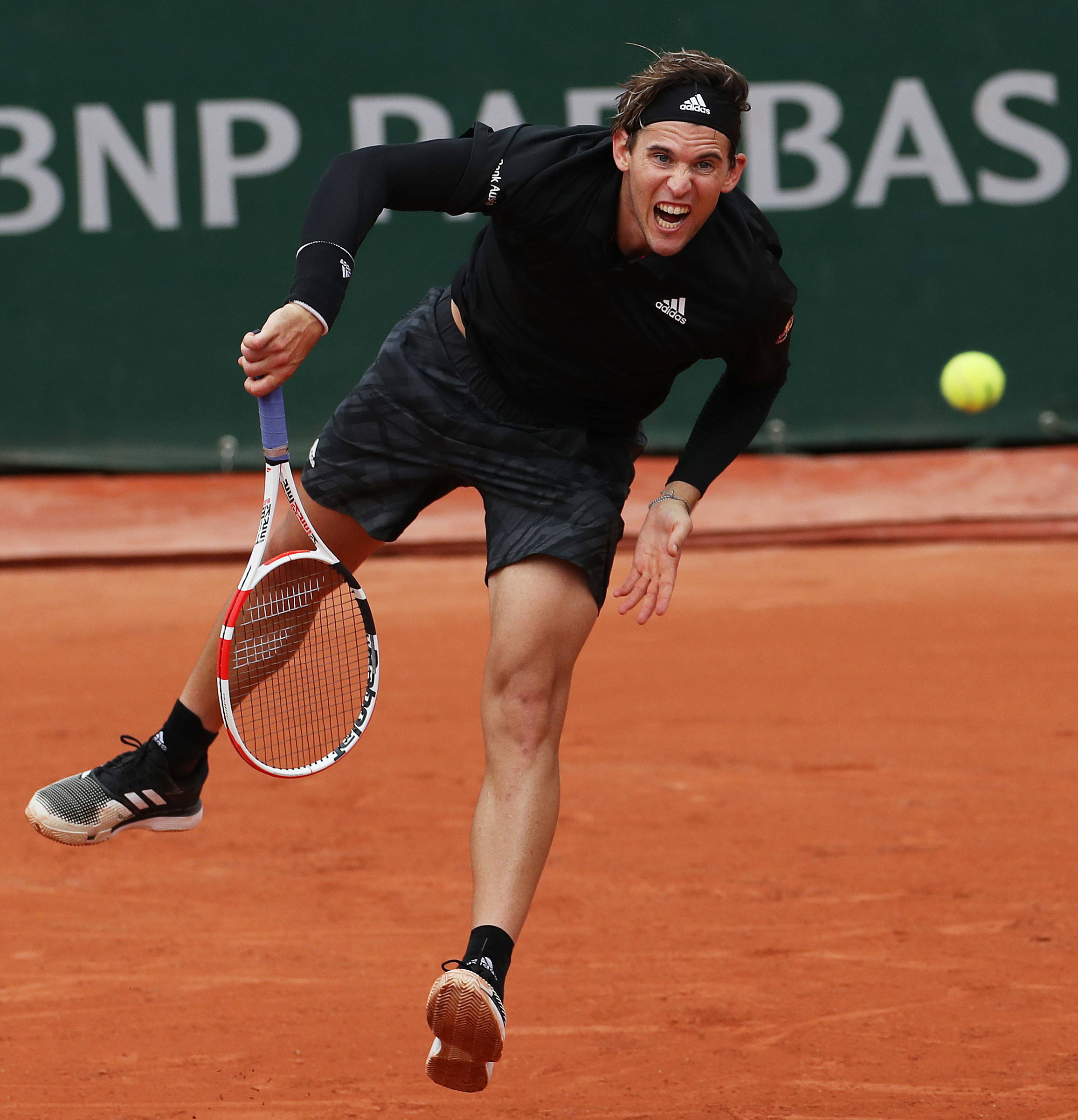 2020年法国网球公开赛男单第二轮比赛中,奥地利选手蒂姆以3比0战胜