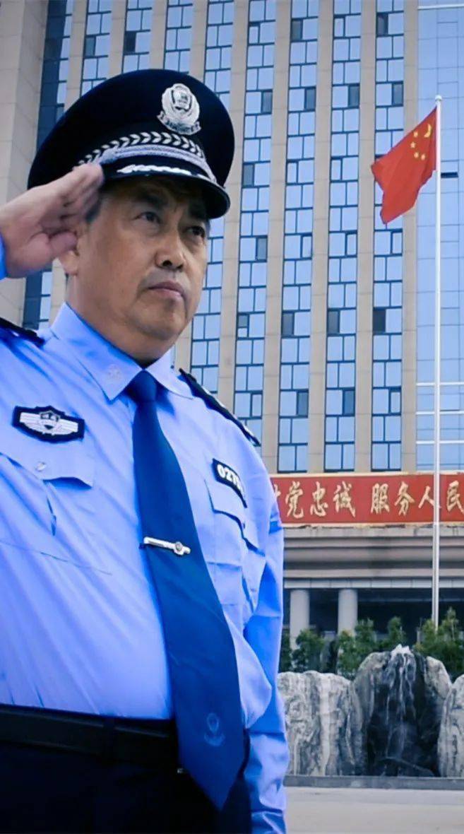 致敬警旗基层民警本色出演我是中国警察宣传片发布