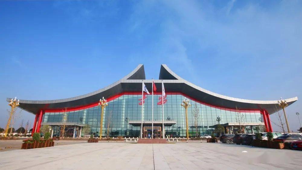 我在井冈山机场和你一同度过中国节