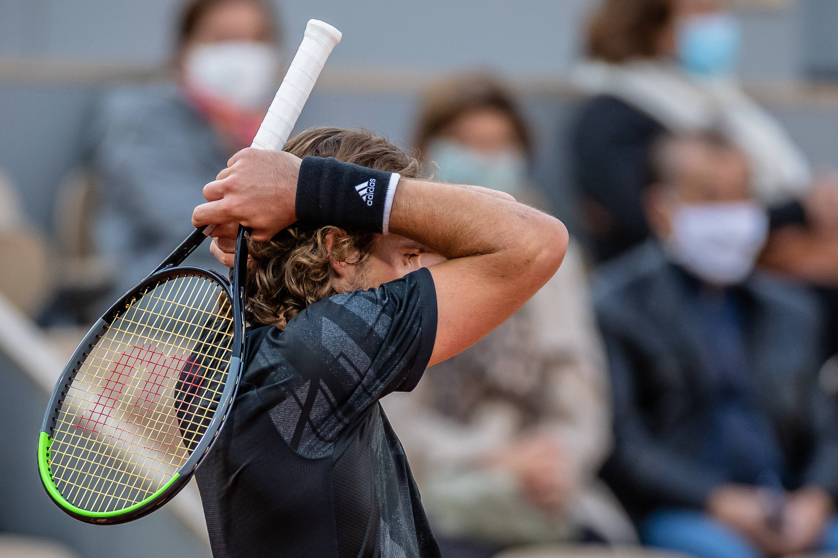 网球法网西西帕斯晋级第三轮