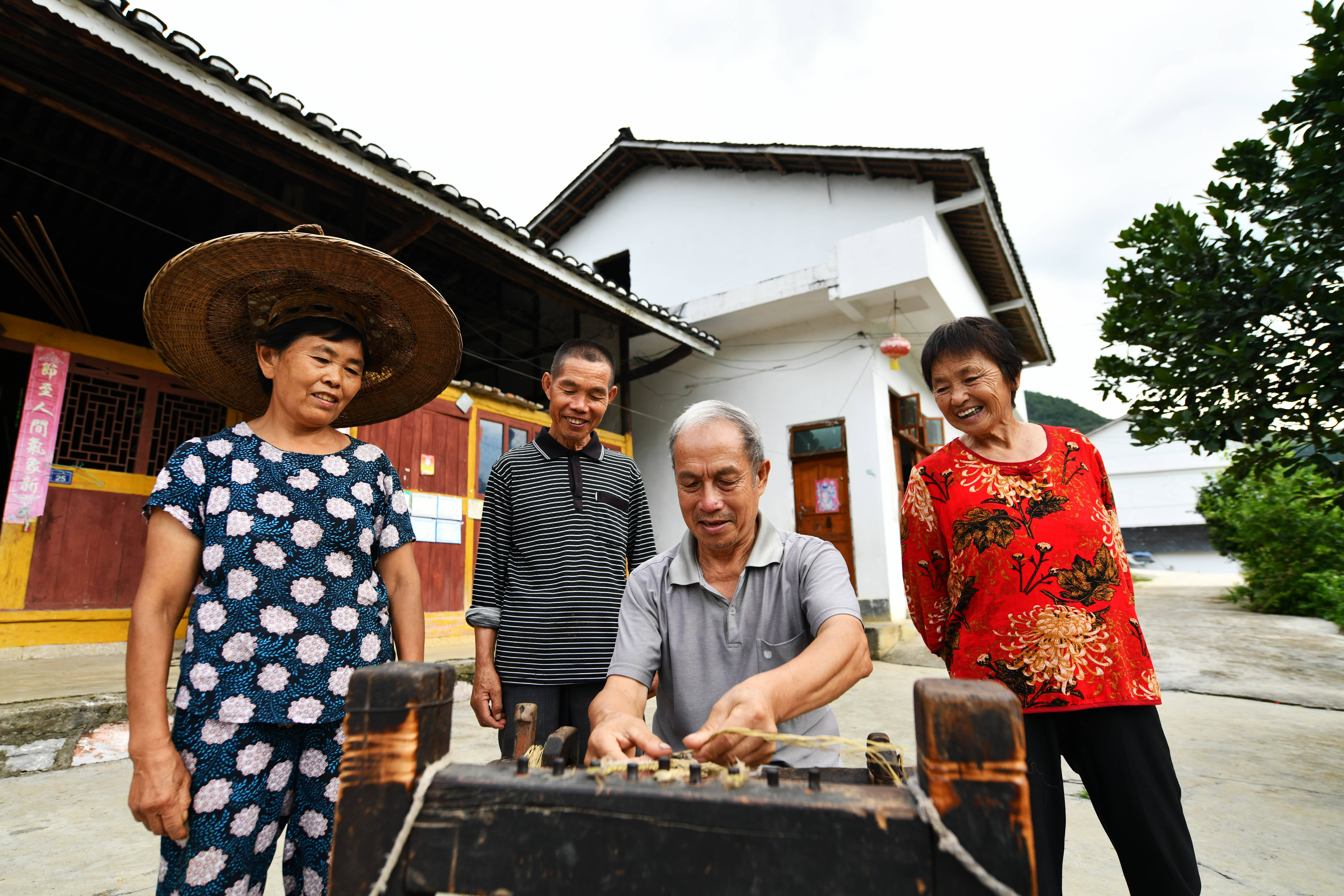 青槓壩村的幸福致富路_塘頭鎮