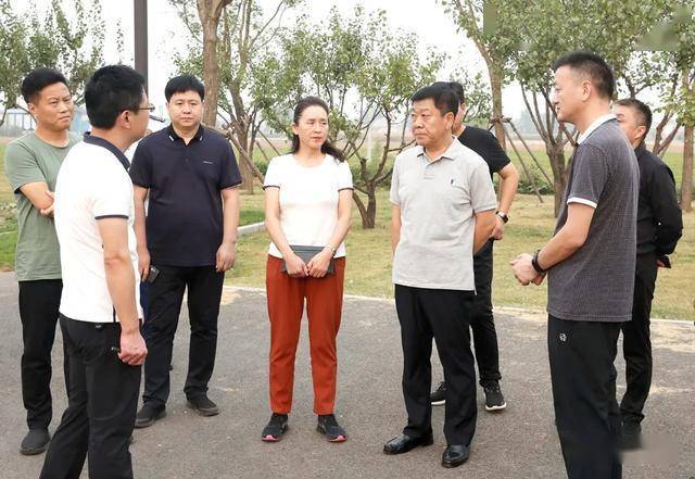 副县长李美玲一同督导. 李培华一行到"印象