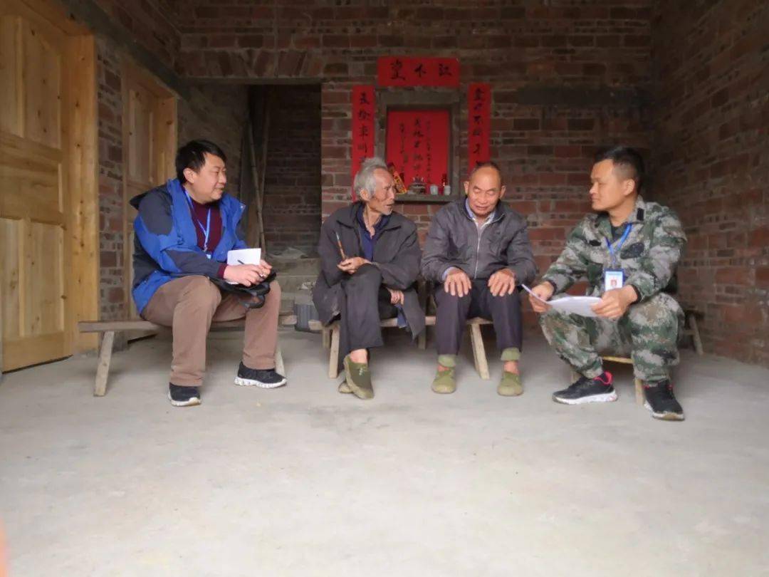 长滩村驻村工作队员田维明