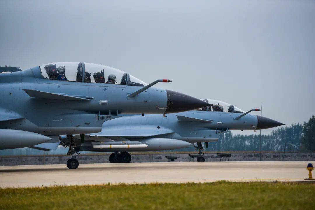 自由空战对抗演练空军航空兵某团战鹰出鞘