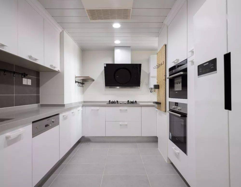 厨房装嵌入式电器美的不像话