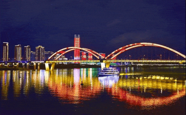 点亮南充嘉陵江两岸流光溢彩璀璨夜景献礼祖国