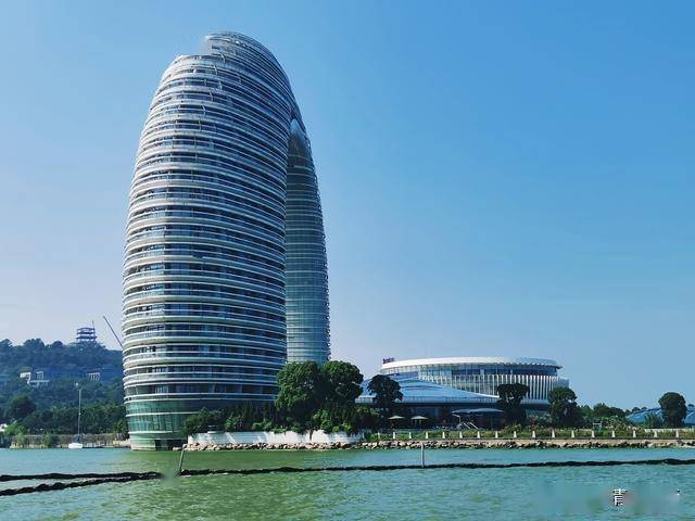 浙江这个广场有中国版帆船酒店国内首家水上七星级