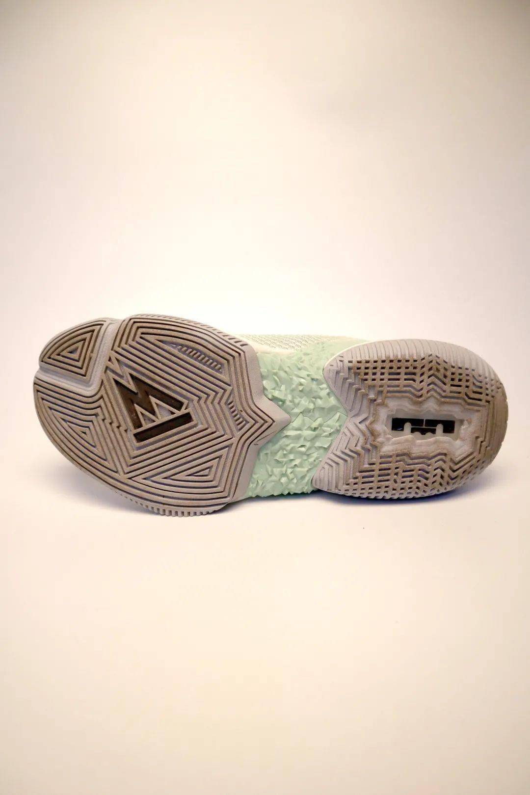 使节13硬拆解减配实锤令人深思