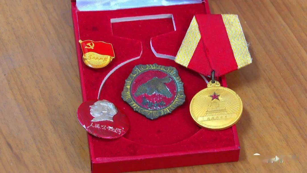 致敬英雄高州也有个张富清深藏功名70年
